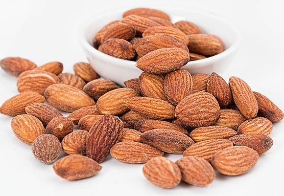 Almonds 1768792 640